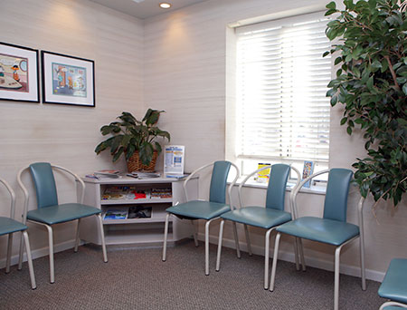 Apple Dentistry | Veneers, Invisalign reg and Preventative Program